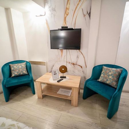 Apartmani Aleksandra U Centru Grada Kragujevac Exterior foto