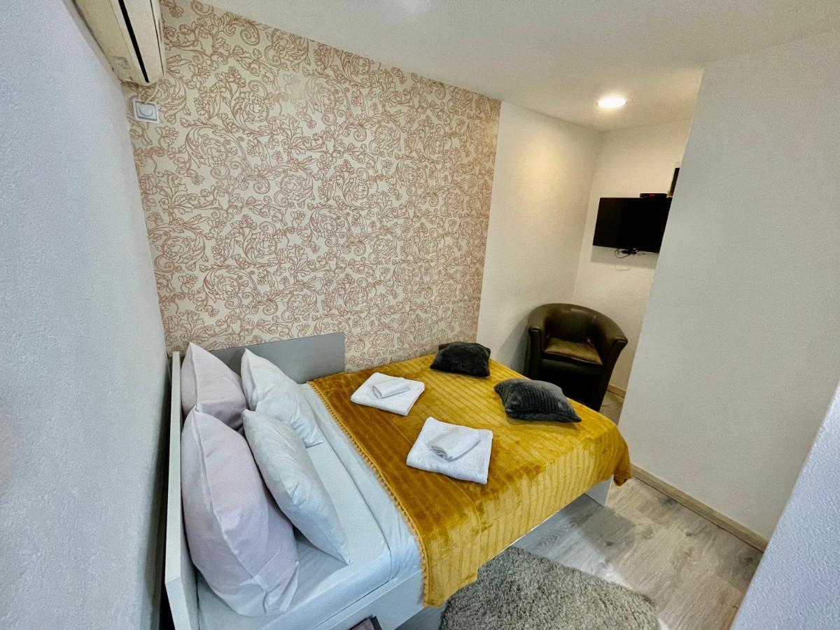Apartmani Aleksandra U Centru Grada Kragujevac Exterior foto