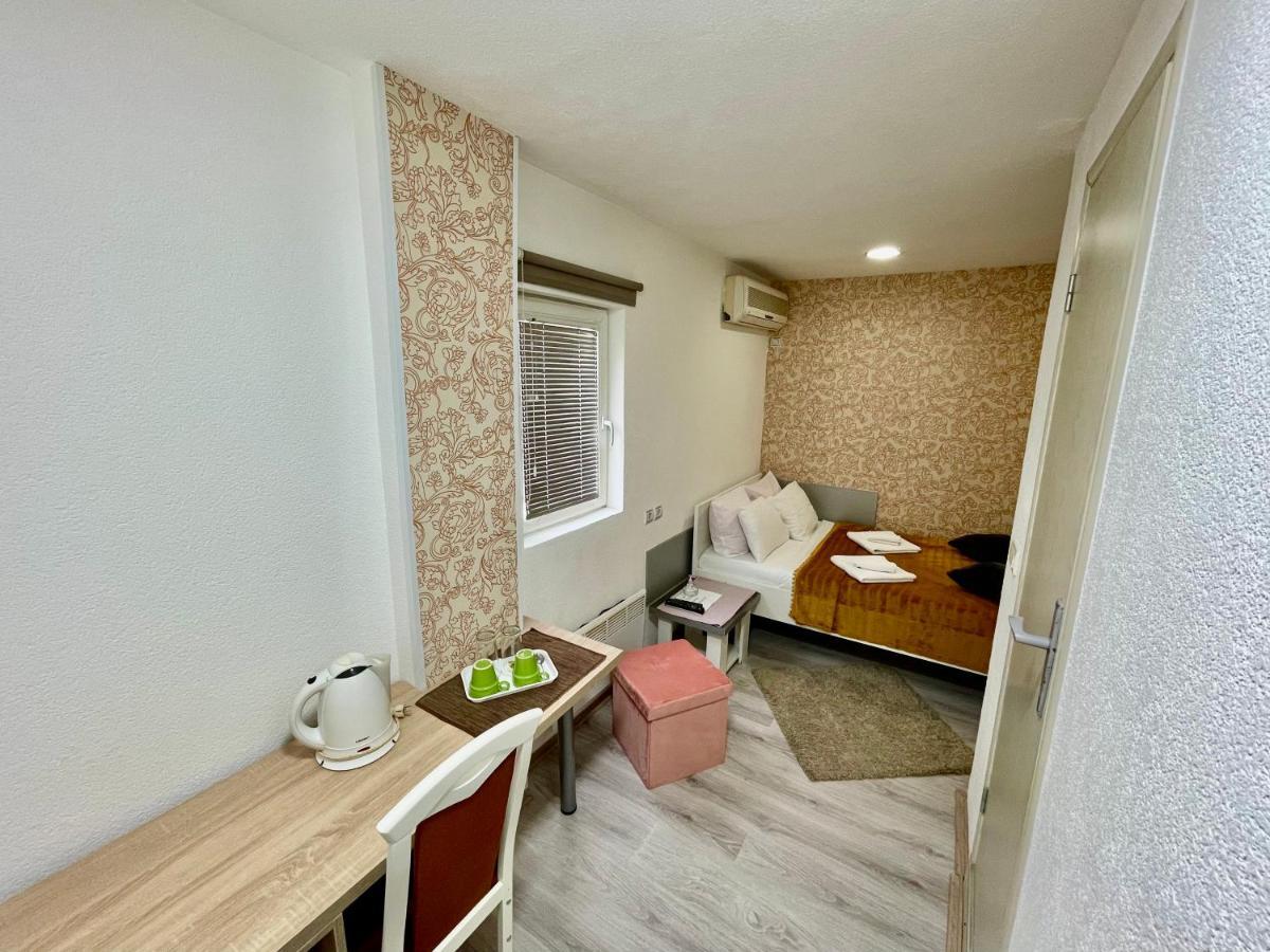 Apartmani Aleksandra U Centru Grada Kragujevac Exterior foto