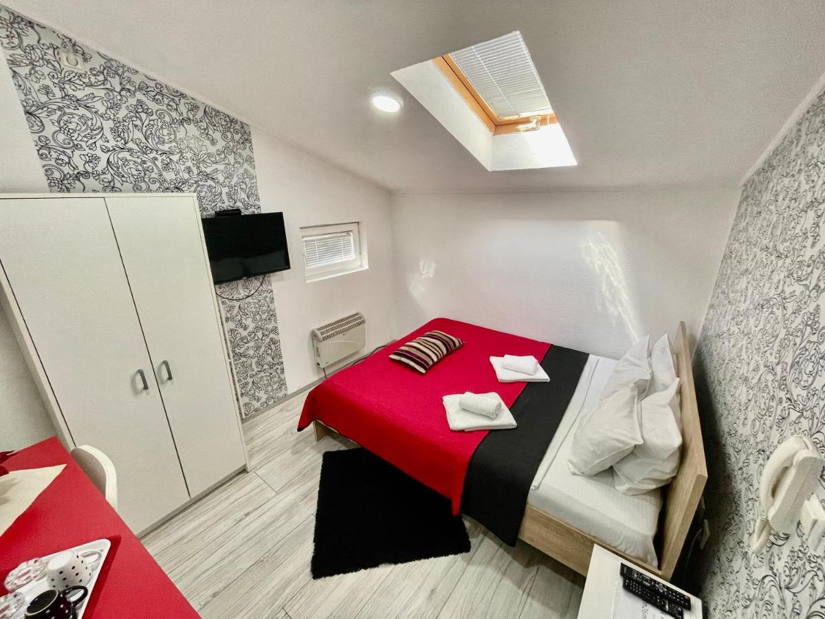 Apartmani Aleksandra U Centru Grada Kragujevac Exterior foto