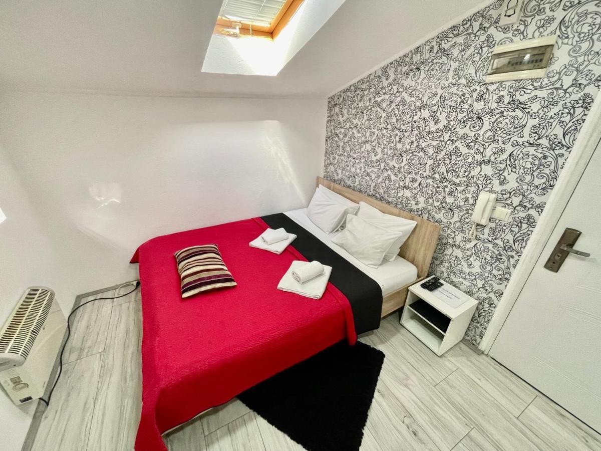 Apartmani Aleksandra U Centru Grada Kragujevac Exterior foto