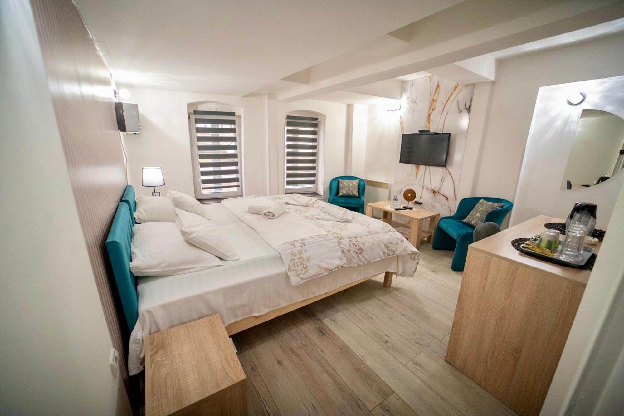 Apartmani Aleksandra U Centru Grada Kragujevac Exterior foto