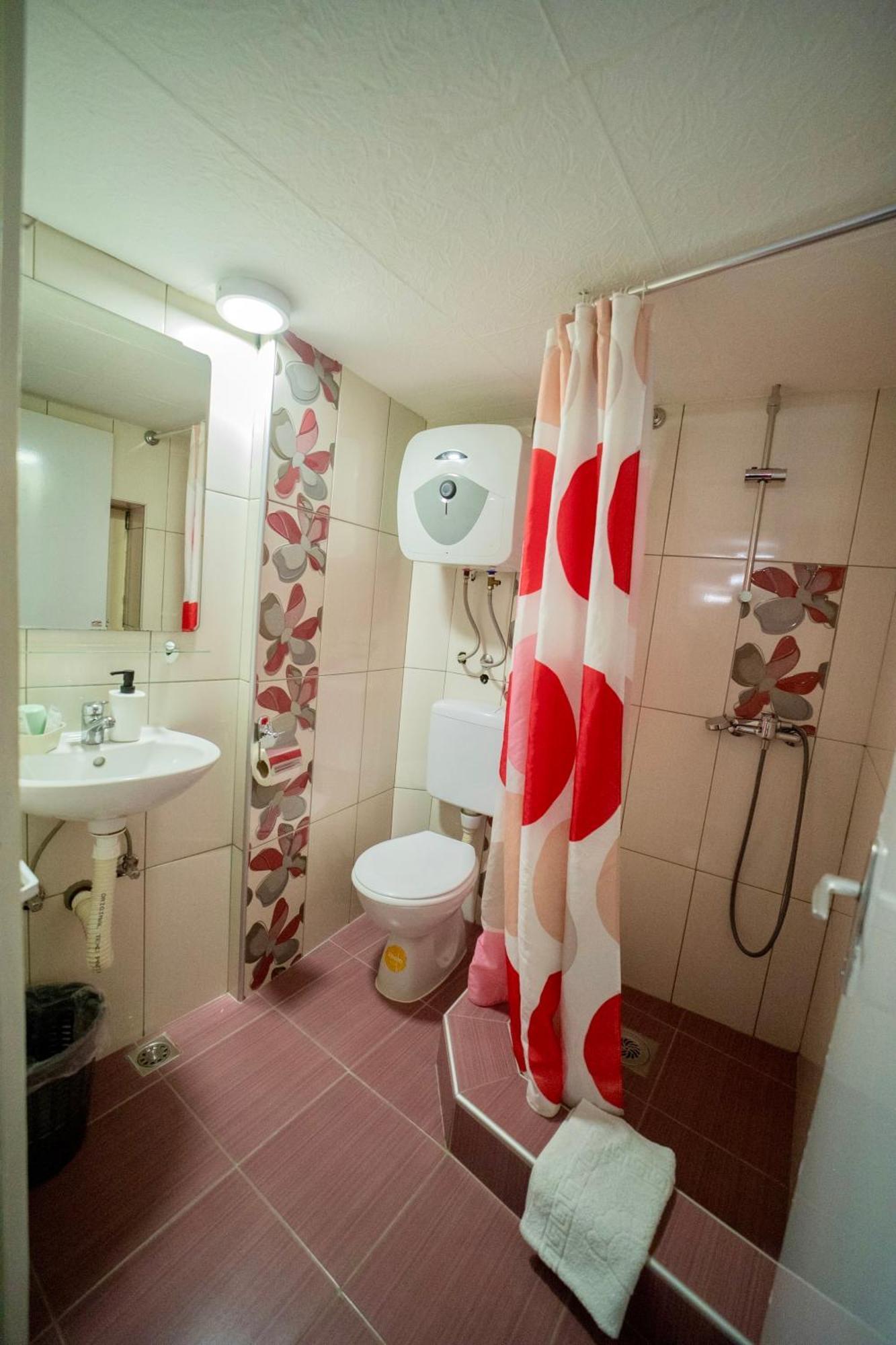 Apartmani Aleksandra U Centru Grada Kragujevac Exterior foto
