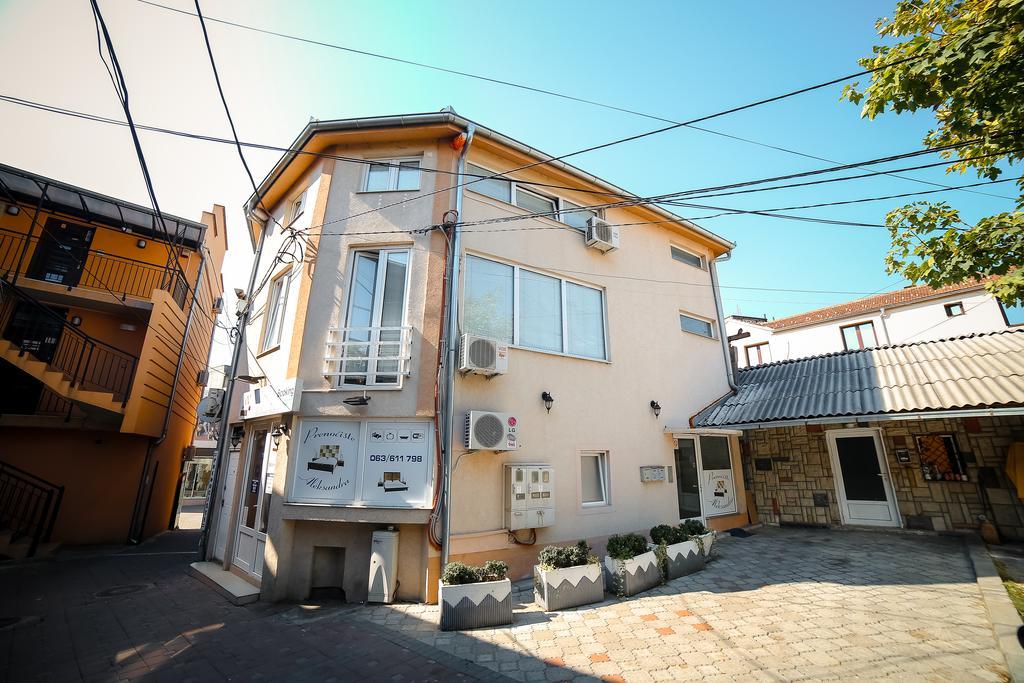 Apartmani Aleksandra U Centru Grada Kragujevac Exterior foto